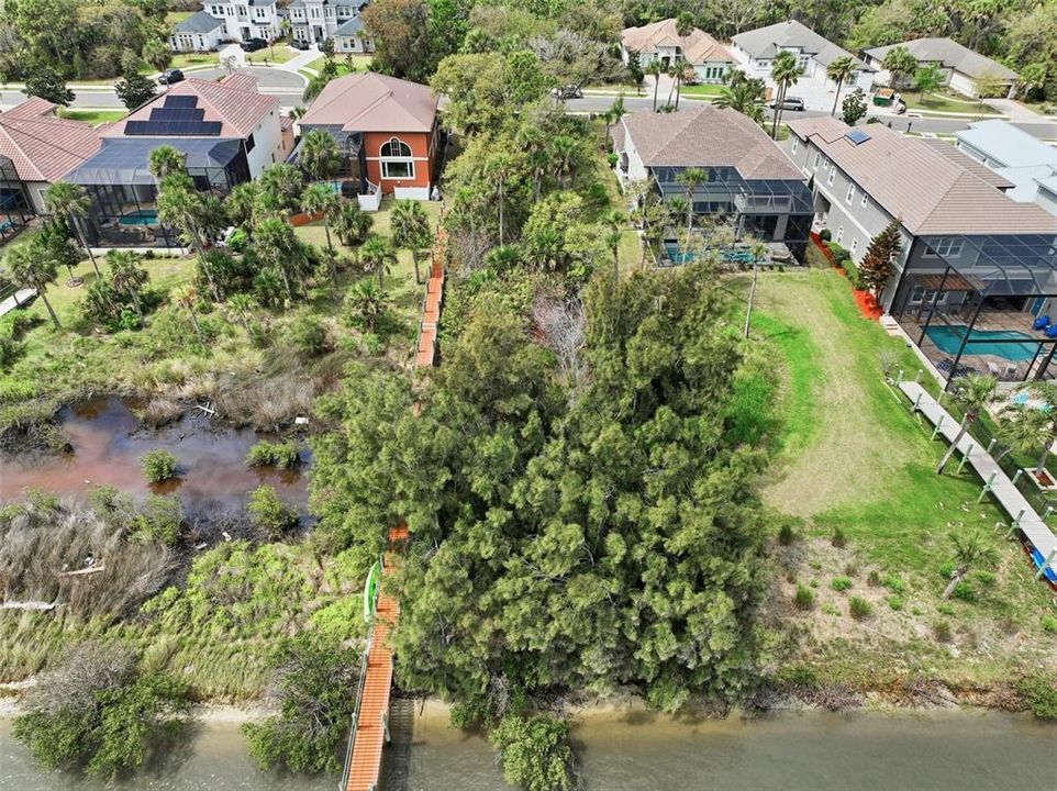 待售: $329,000 (0.47 acres)