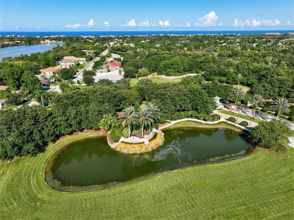 待售: $329,000 (0.47 acres)