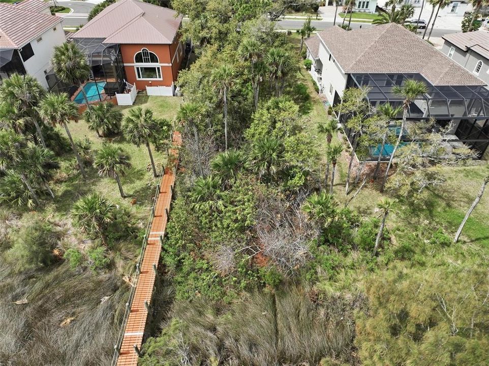 待售: $329,000 (0.47 acres)