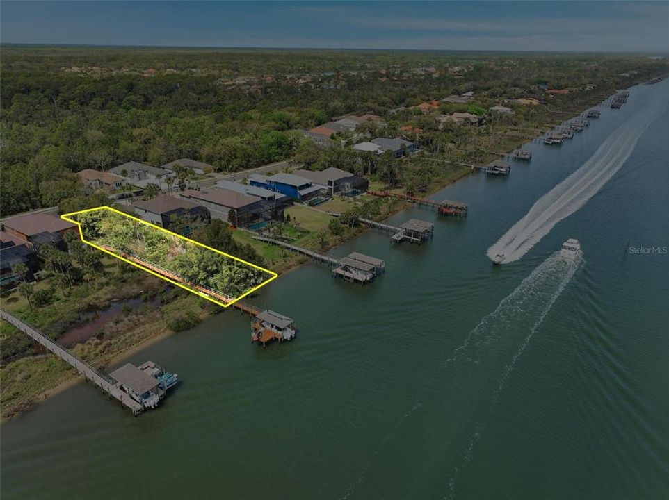 待售: $329,000 (0.47 acres)