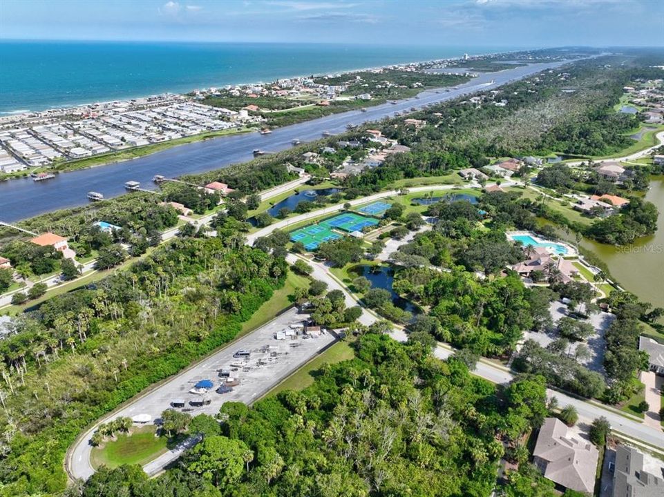 待售: $329,000 (0.47 acres)