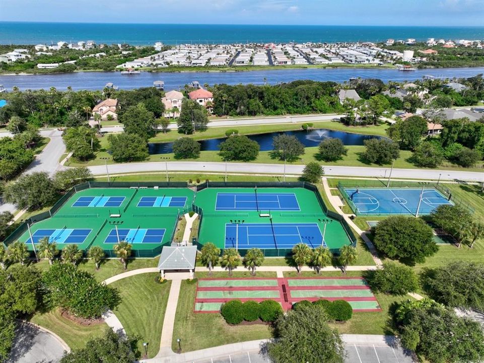 待售: $329,000 (0.47 acres)