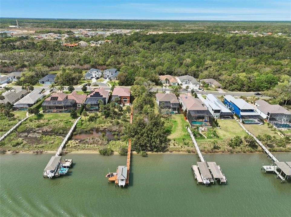 待售: $329,000 (0.47 acres)