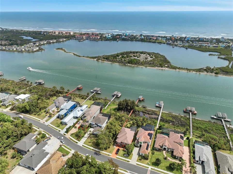 待售: $329,000 (0.47 acres)