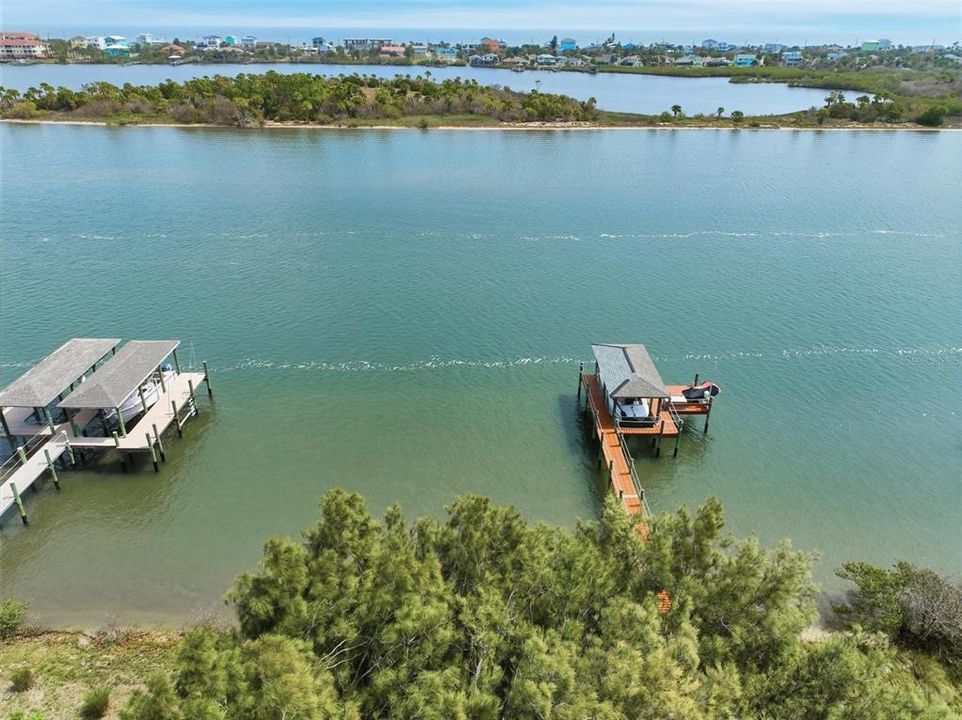 待售: $329,000 (0.47 acres)