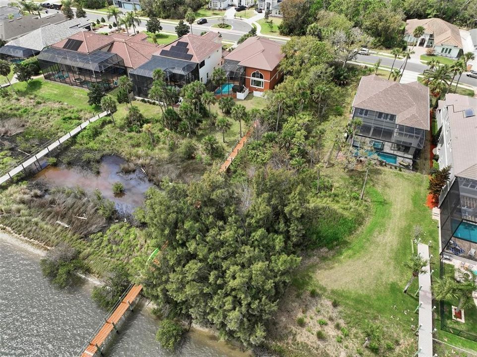 待售: $329,000 (0.47 acres)