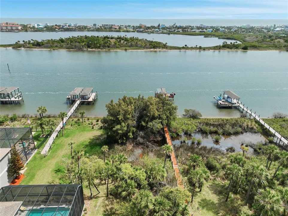 待售: $329,000 (0.47 acres)