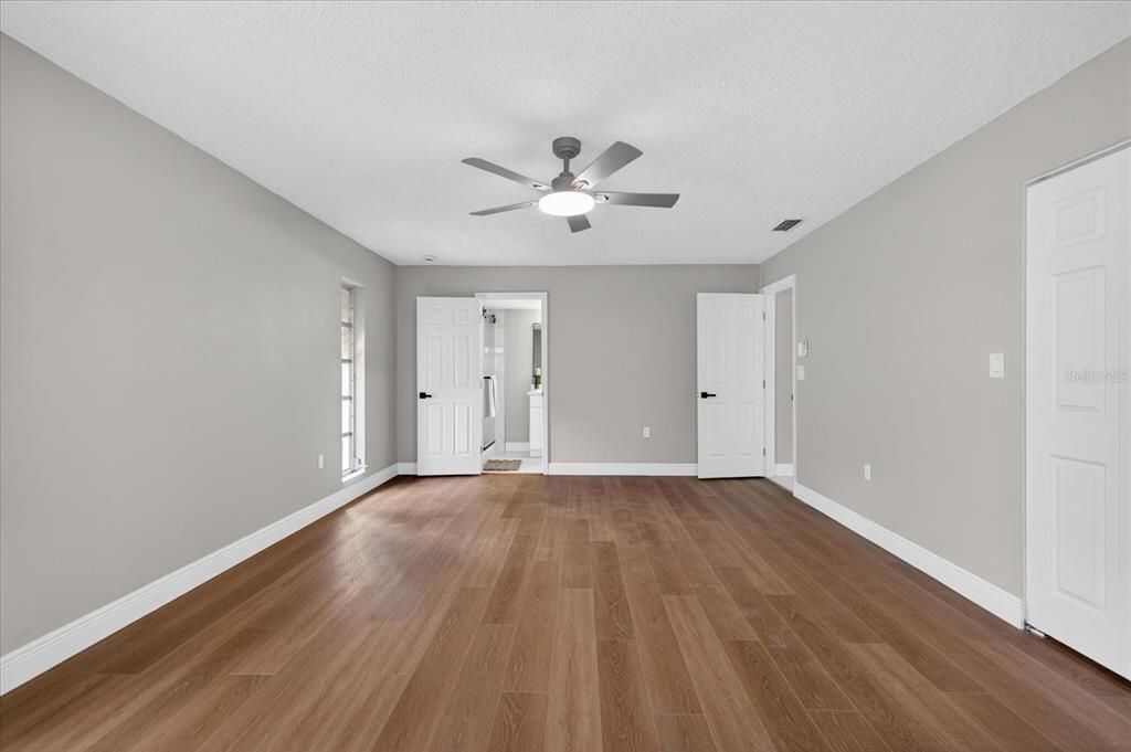 Activo con contrato: $699,000 (3 camas, 3 baños, 2044 Pies cuadrados)