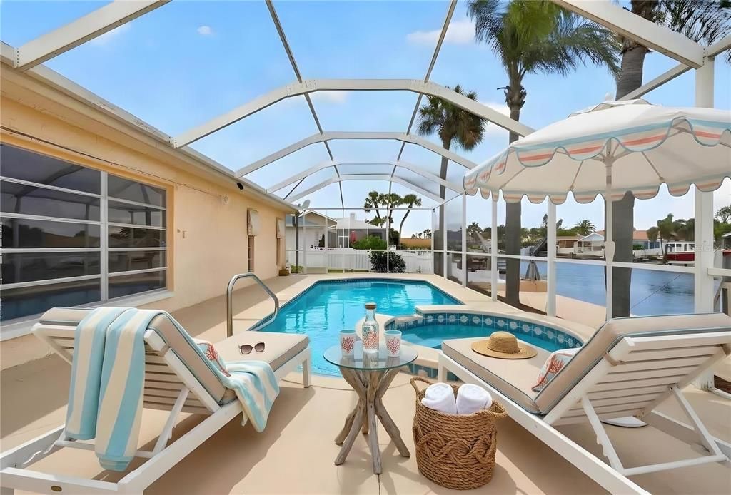 Activo con contrato: $699,000 (3 camas, 3 baños, 2044 Pies cuadrados)