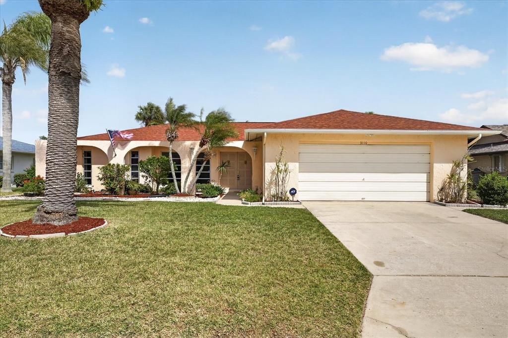 Activo con contrato: $699,000 (3 camas, 3 baños, 2044 Pies cuadrados)