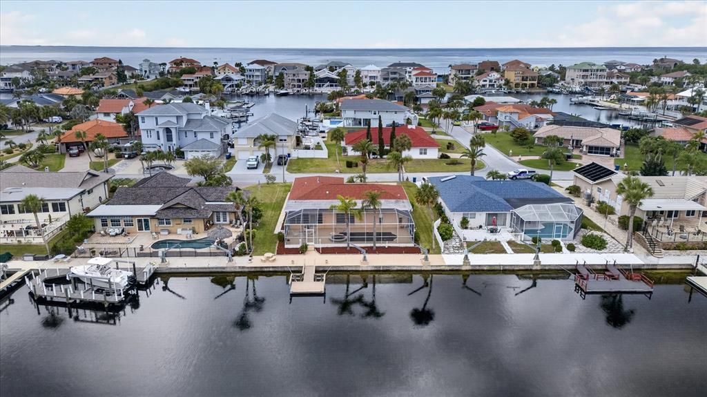 Activo con contrato: $699,000 (3 camas, 3 baños, 2044 Pies cuadrados)