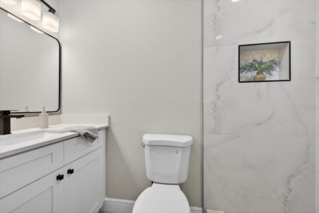 Activo con contrato: $699,000 (3 camas, 3 baños, 2044 Pies cuadrados)