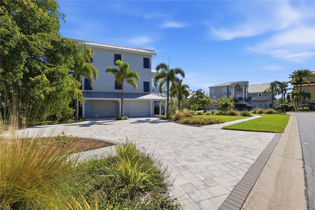 For Sale: $2,232,500 (4 beds, 4 baths, 3560 Square Feet)