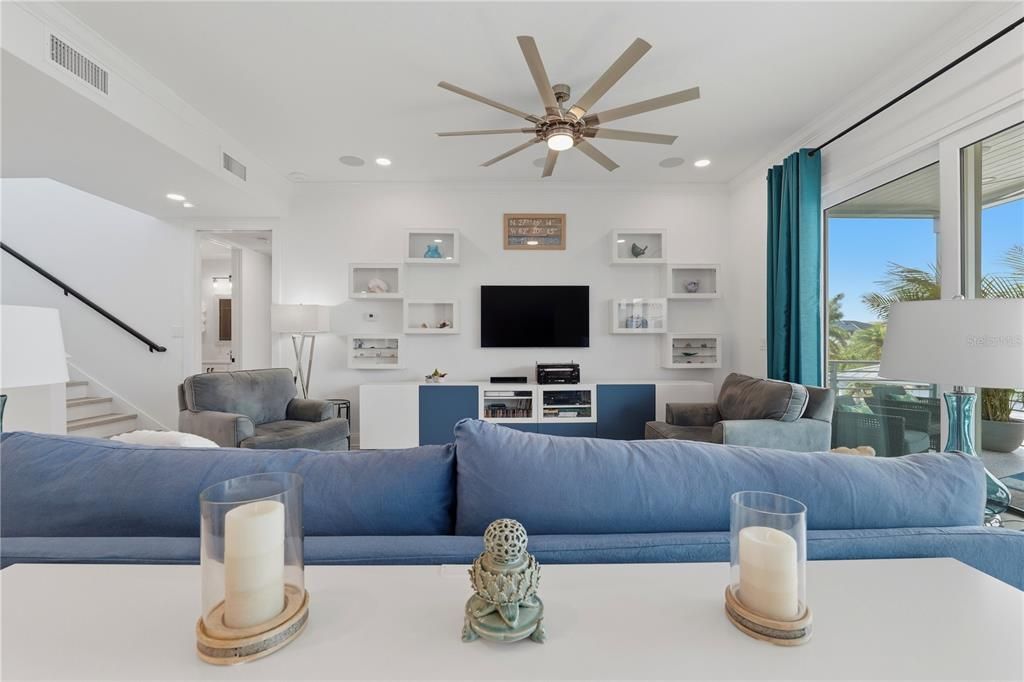 For Sale: $2,232,500 (4 beds, 4 baths, 3560 Square Feet)