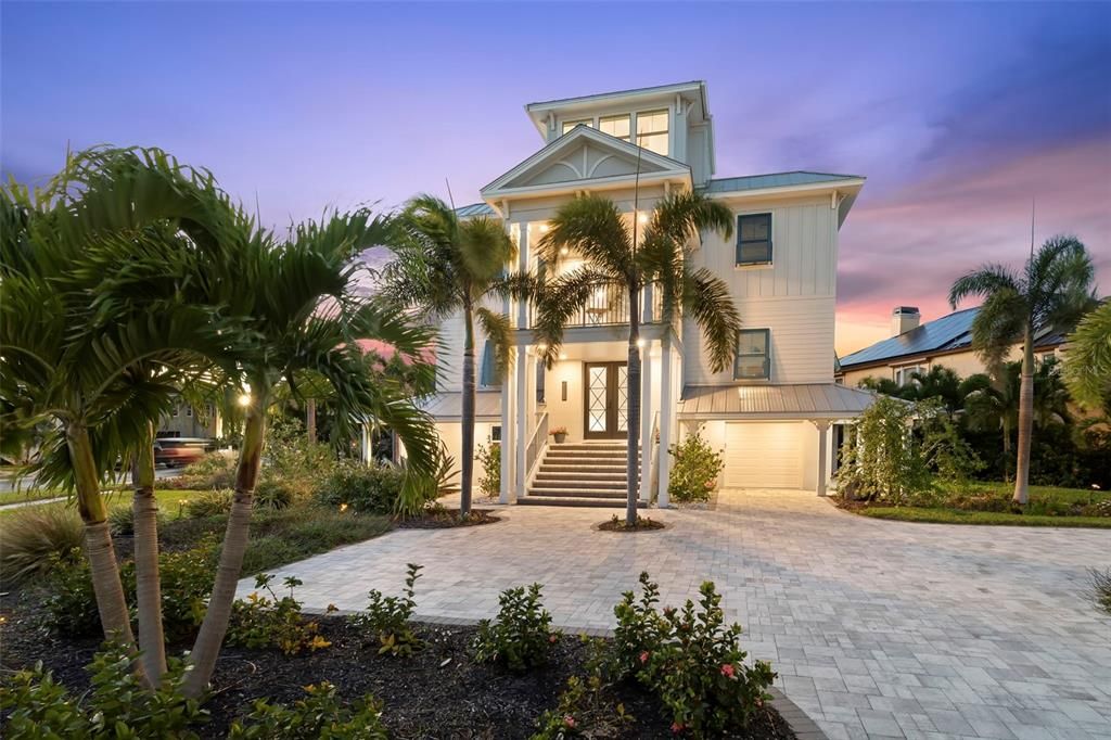 For Sale: $2,232,500 (4 beds, 4 baths, 3560 Square Feet)