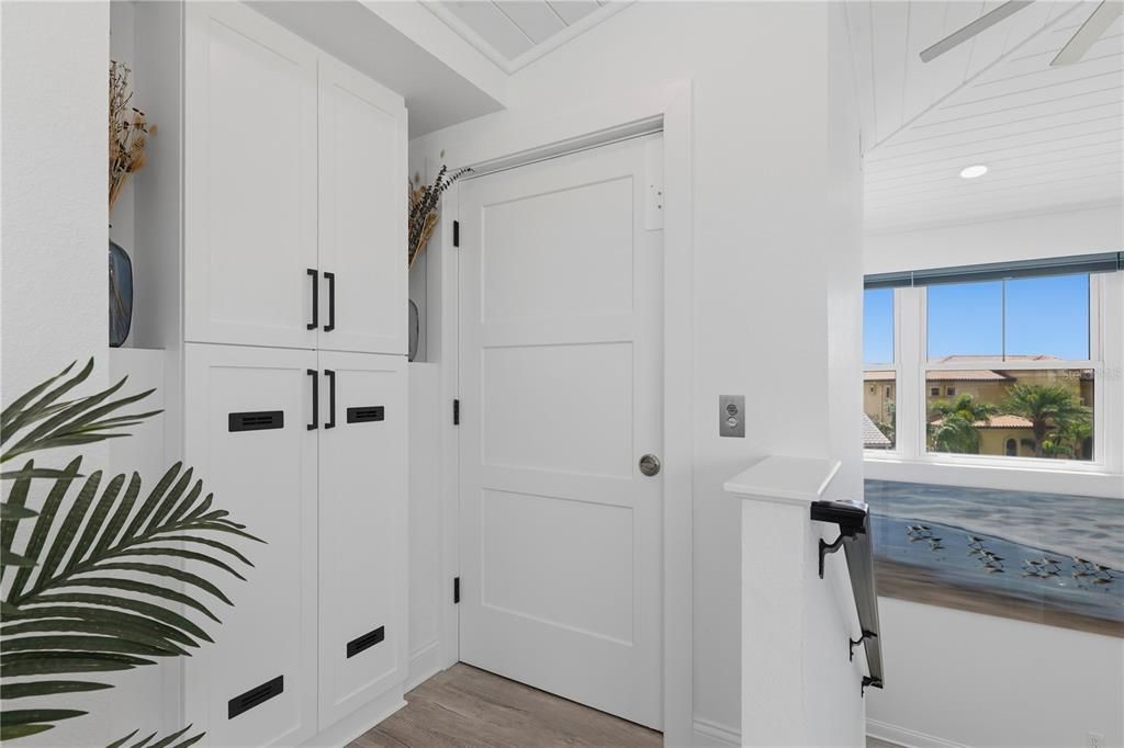 For Sale: $2,232,500 (4 beds, 4 baths, 3560 Square Feet)