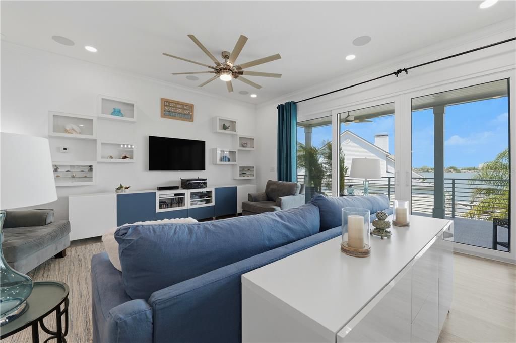 For Sale: $2,232,500 (4 beds, 4 baths, 3560 Square Feet)