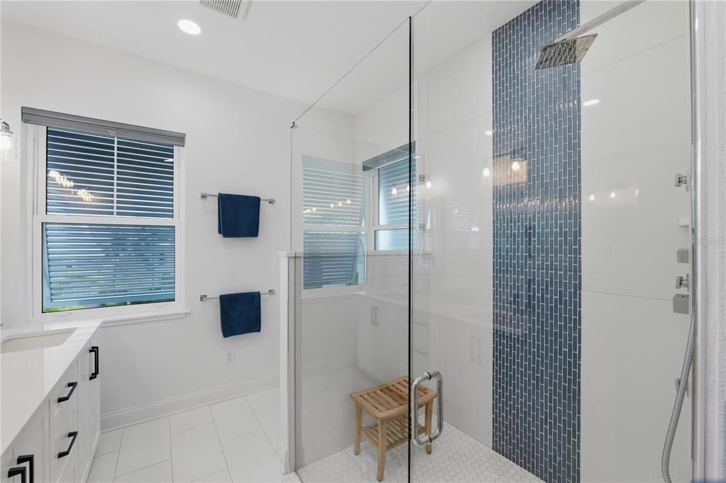 For Sale: $2,232,500 (4 beds, 4 baths, 3560 Square Feet)