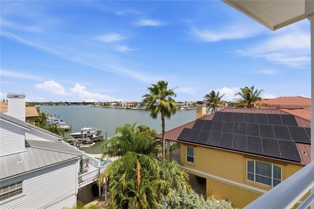 For Sale: $2,232,500 (4 beds, 4 baths, 3560 Square Feet)