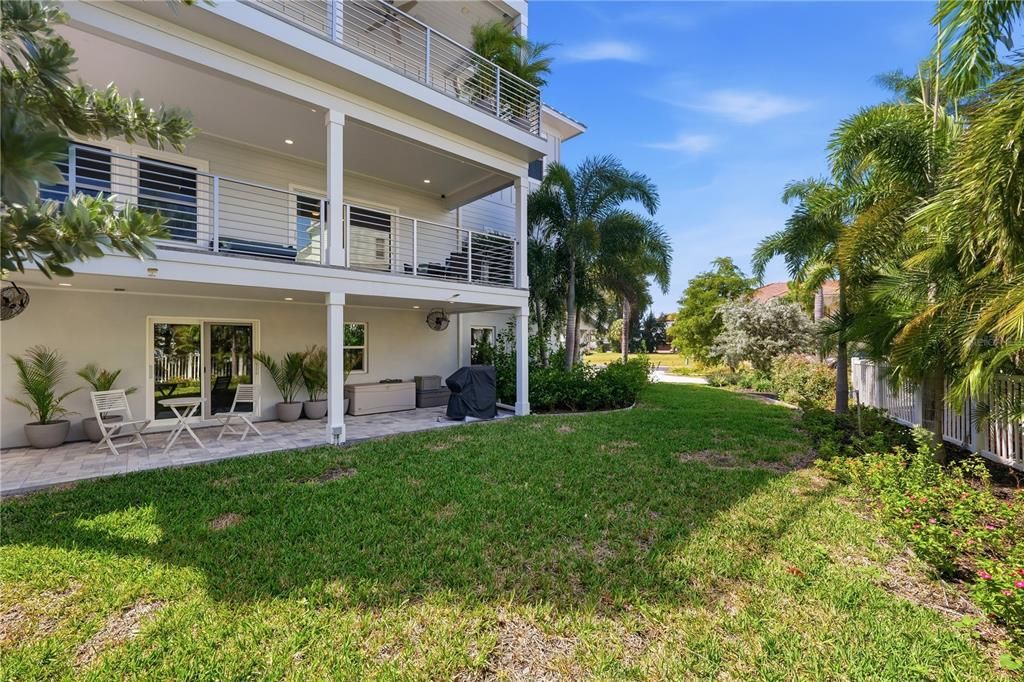 For Sale: $2,232,500 (4 beds, 4 baths, 3560 Square Feet)