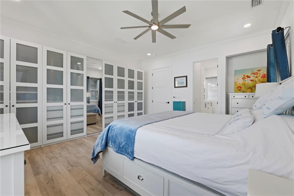 For Sale: $2,232,500 (4 beds, 4 baths, 3560 Square Feet)