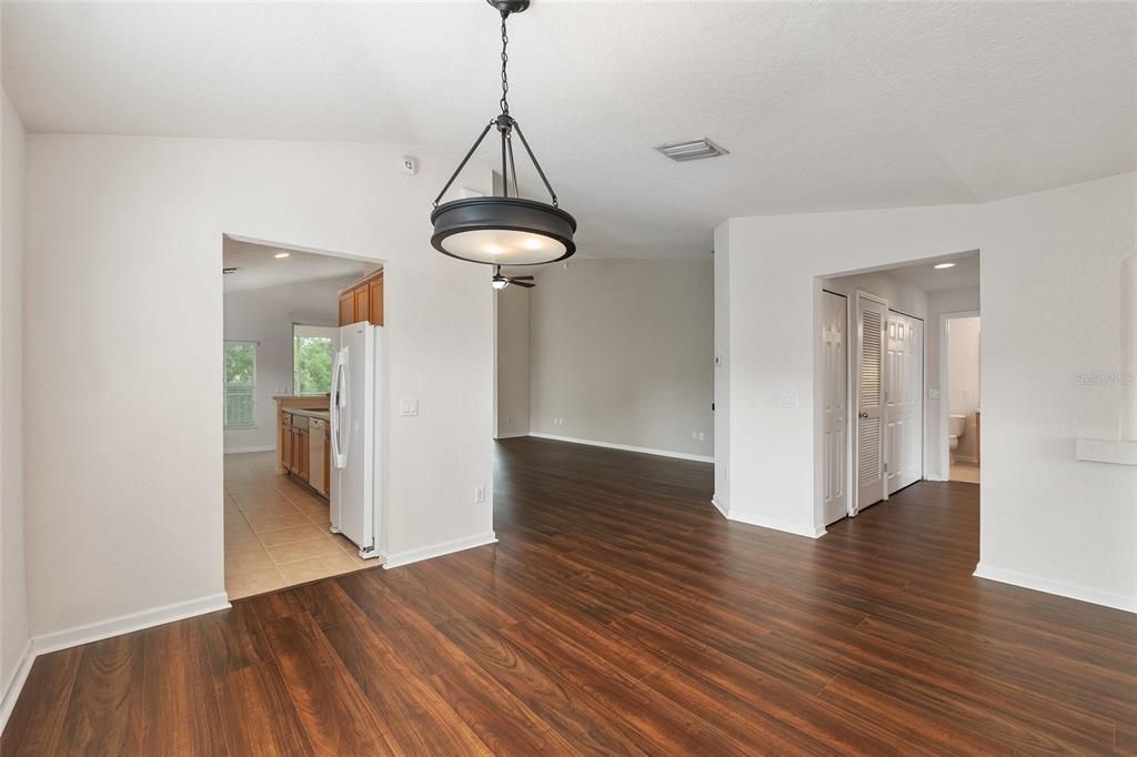 For Sale: $195,000 (2 beds, 2 baths, 1827 Square Feet)