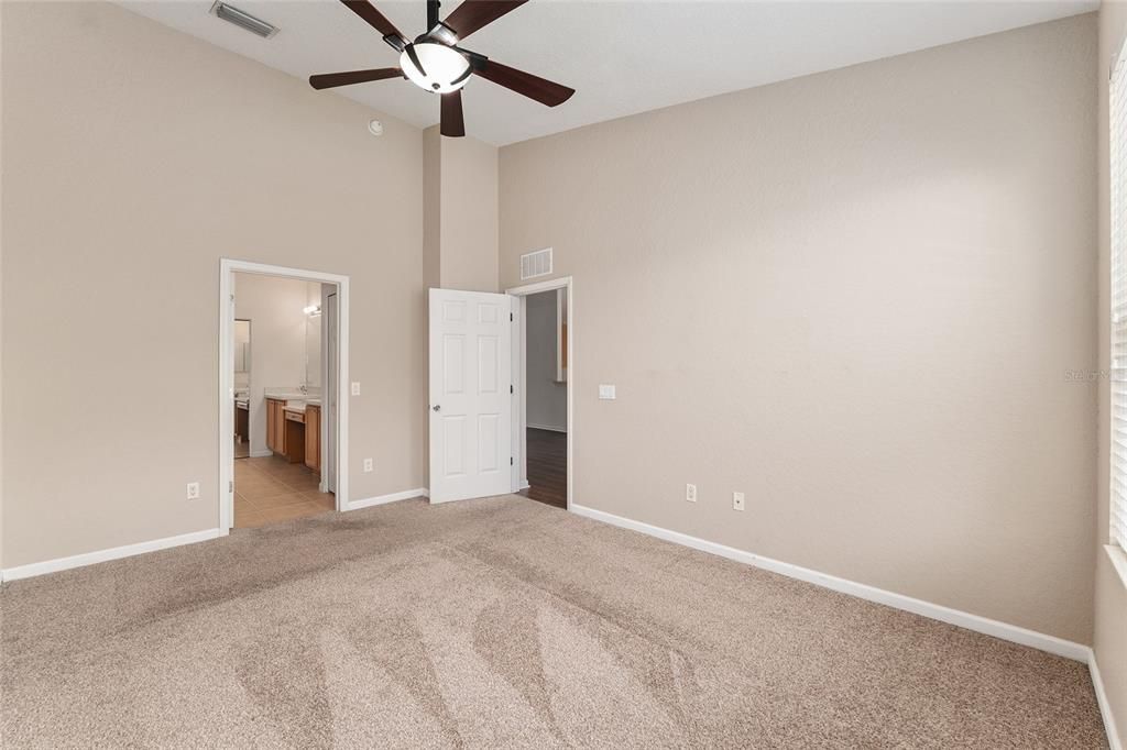 For Sale: $195,000 (2 beds, 2 baths, 1827 Square Feet)