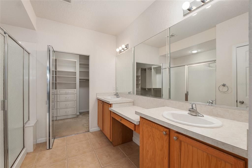 For Sale: $195,000 (2 beds, 2 baths, 1827 Square Feet)