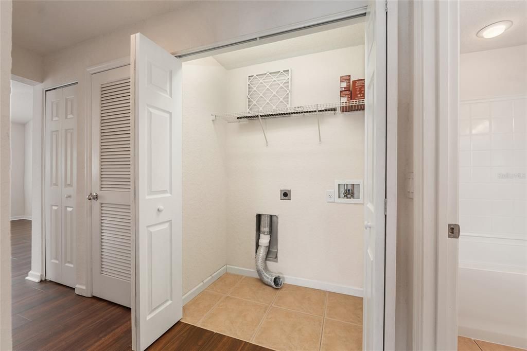 For Sale: $195,000 (2 beds, 2 baths, 1827 Square Feet)