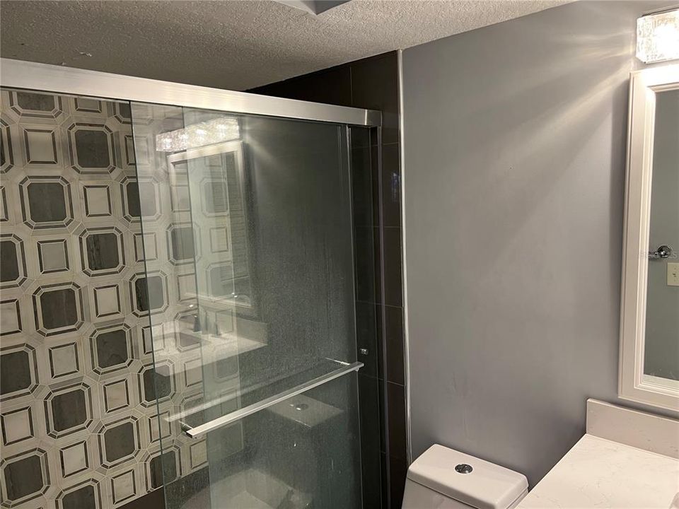 Activo con contrato: $2,700 (2 camas, 2 baños, 1147 Pies cuadrados)