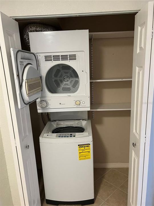 Activo con contrato: $2,700 (2 camas, 2 baños, 1147 Pies cuadrados)