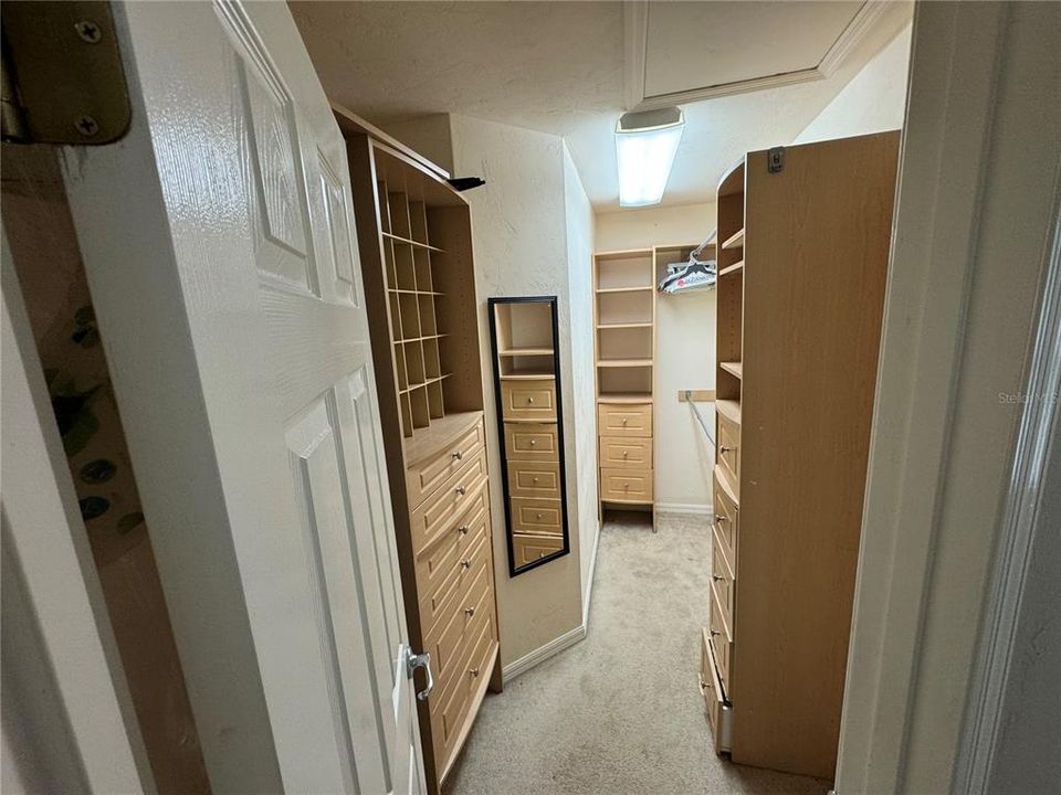 Под контрактом: $429,999 (4 спален, 2 ванн, 1343 Квадратных фут)
