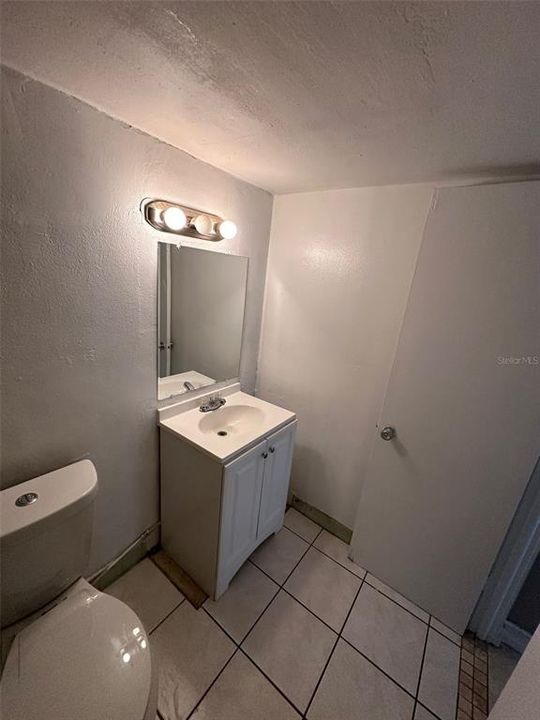 For Rent: $1,050 (1 beds, 1 baths, 650 Square Feet)