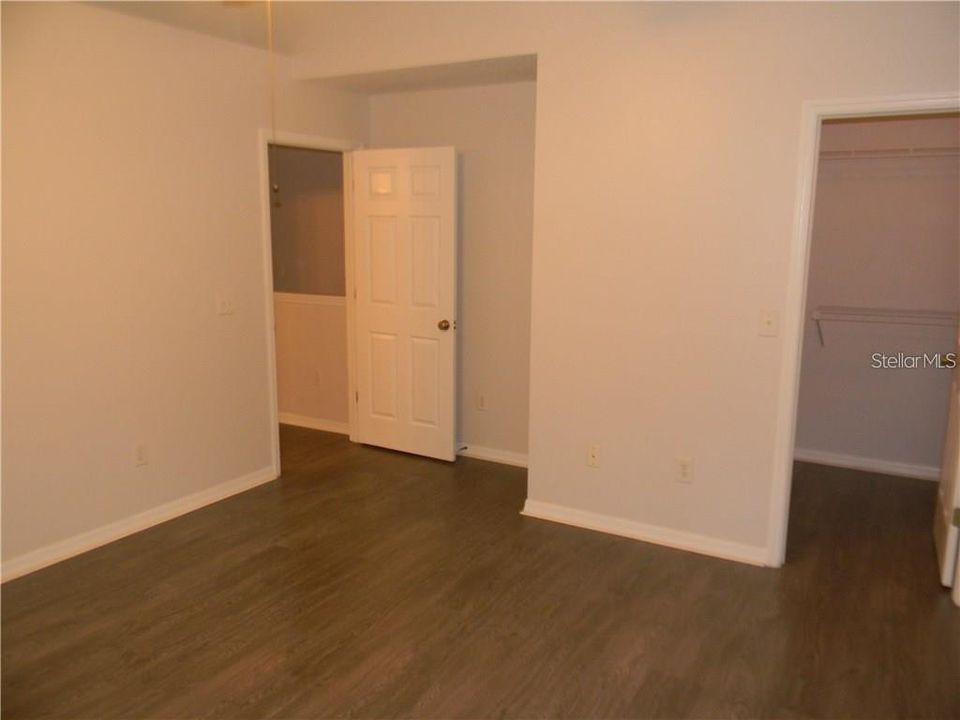 Active With Contract: $1,700 (2 beds, 1 baths, 1242 Square Feet)