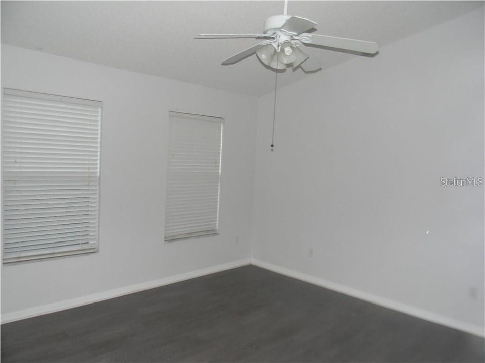 Active With Contract: $1,700 (2 beds, 1 baths, 1242 Square Feet)