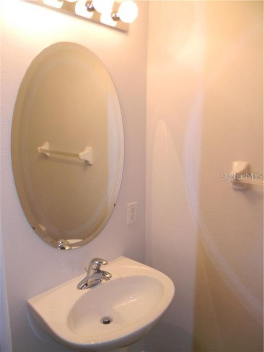 Active With Contract: $1,700 (2 beds, 1 baths, 1242 Square Feet)