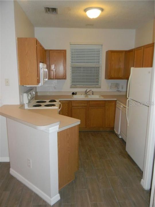 Active With Contract: $1,700 (2 beds, 1 baths, 1242 Square Feet)