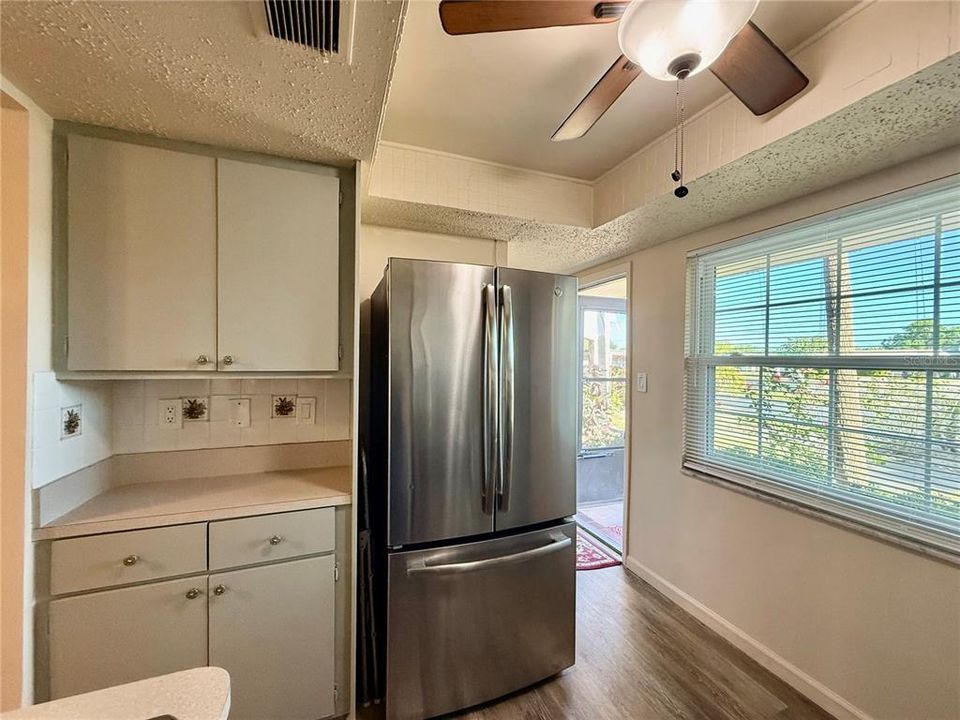 В аренду: $1,400 (2 спален, 2 ванн, 1010 Квадратных фут)