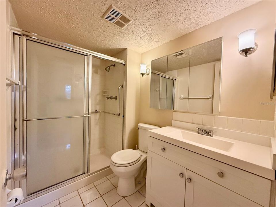 В аренду: $1,400 (2 спален, 2 ванн, 1010 Квадратных фут)