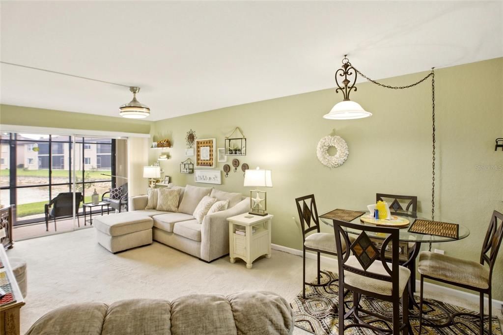 Active With Contract: $159,900 (2 beds, 2 baths, 859 Square Feet)