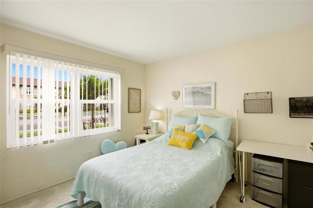 Active With Contract: $159,900 (2 beds, 2 baths, 859 Square Feet)