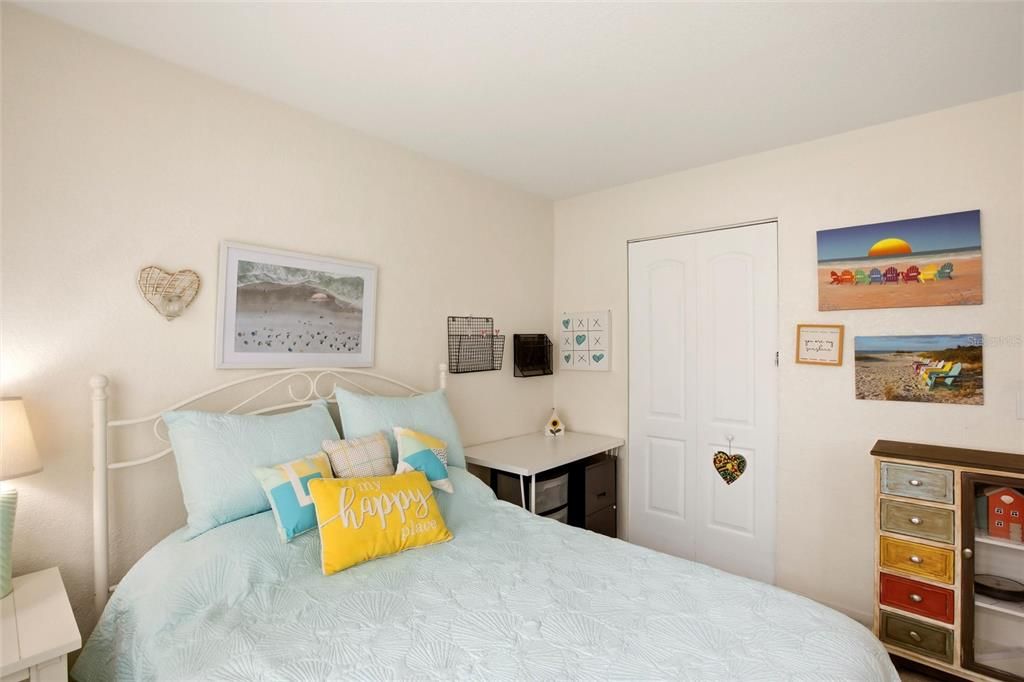 Active With Contract: $159,900 (2 beds, 2 baths, 859 Square Feet)