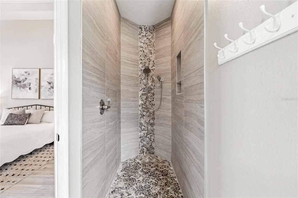 Active With Contract: $489,900 (3 beds, 2 baths, 2115 Square Feet)