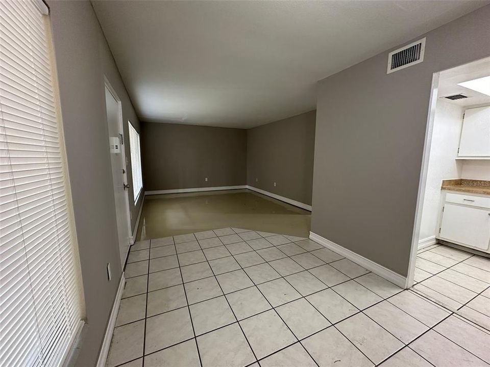 For Rent: $1,050 (1 beds, 1 baths, 650 Square Feet)