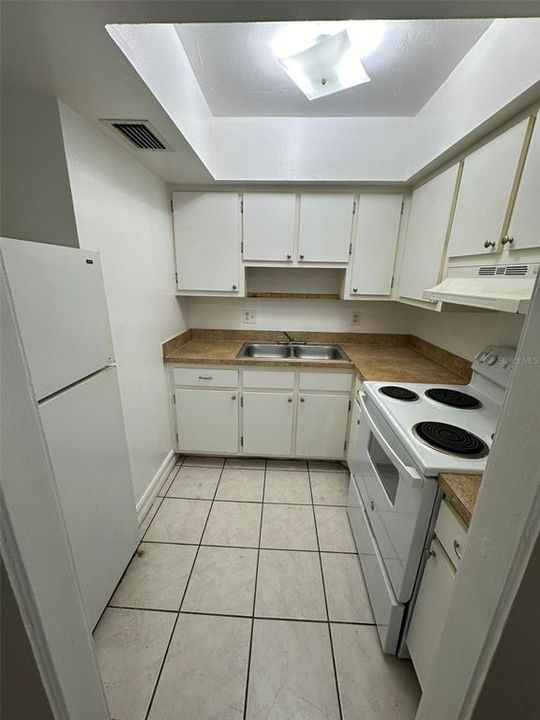 For Rent: $1,050 (1 beds, 1 baths, 650 Square Feet)