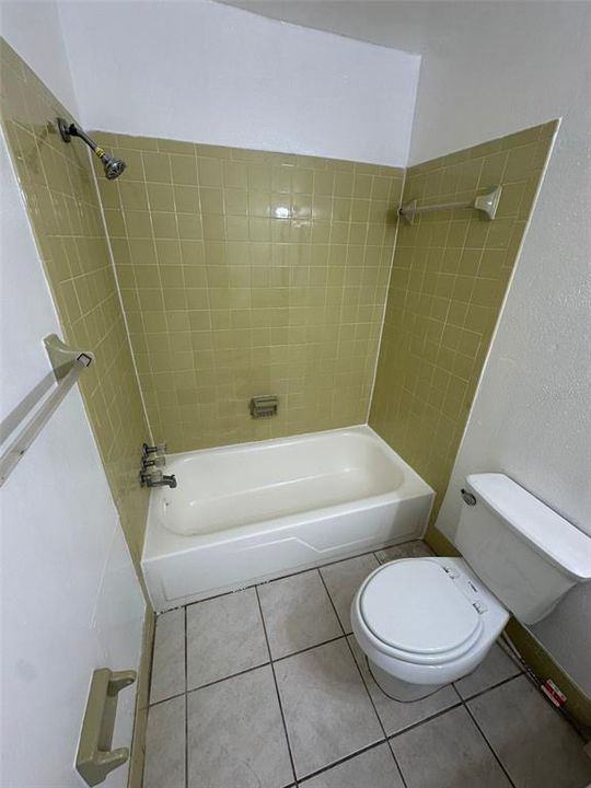 For Rent: $1,050 (1 beds, 1 baths, 650 Square Feet)