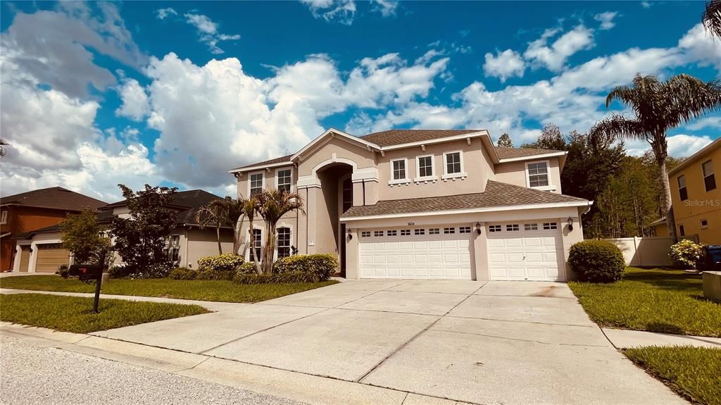 Active With Contract: $690,000 (5 beds, 3 baths, 3461 Square Feet)