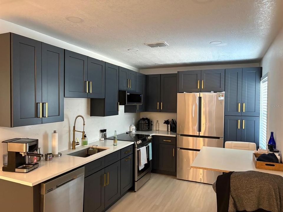 For Rent: $1,995 (2 beds, 2 baths, 1416 Square Feet)