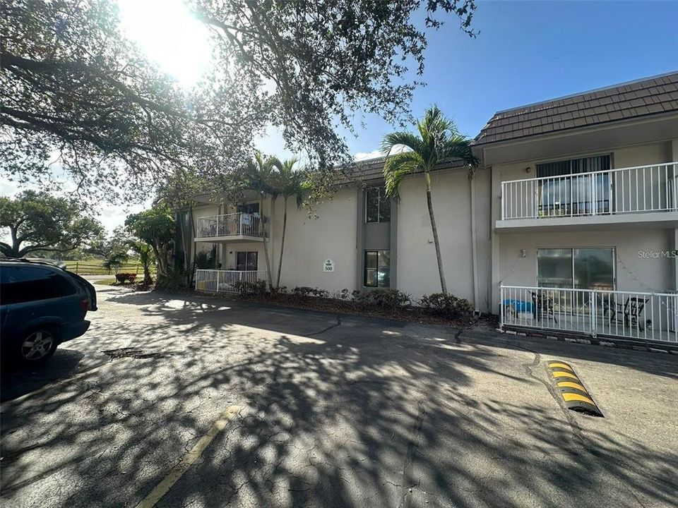 For Rent: $1,290 (2 beds, 2 baths, 920 Square Feet)