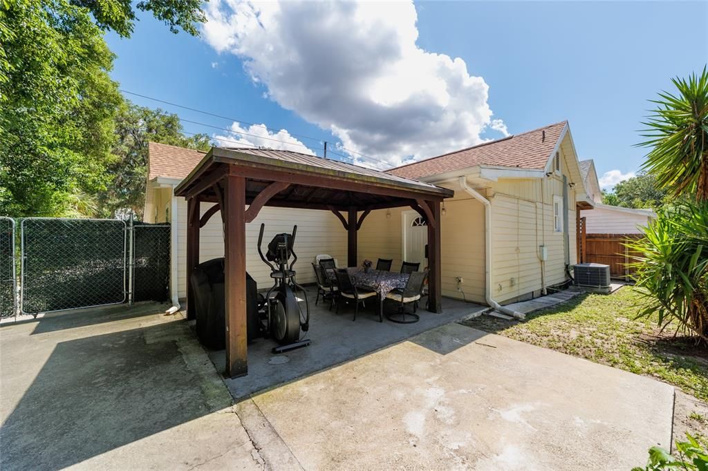 На продажу: $259,900 (3 спален, 3 ванн, 1491 Квадратных фут)